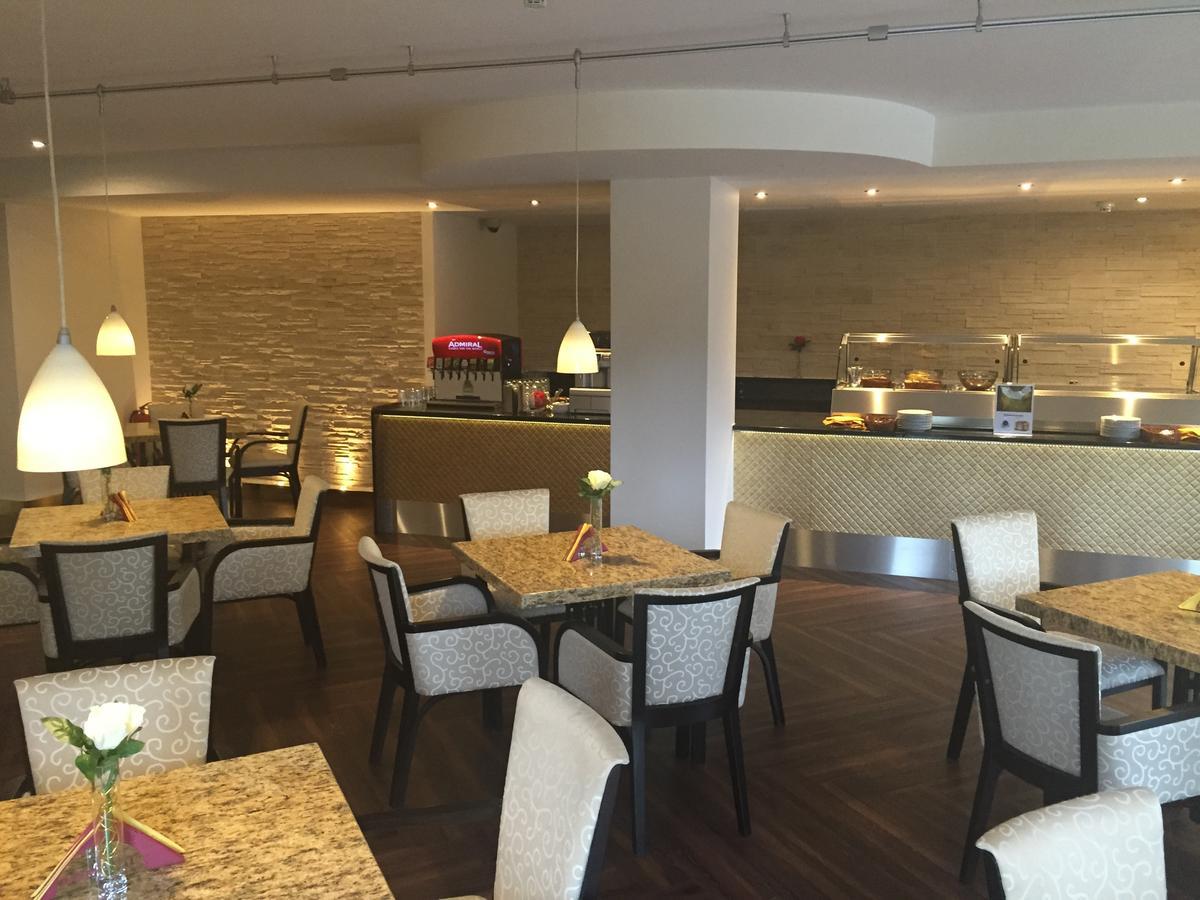 斯特拉兹尼海军上将赌场酒店 斯特拉日尼 外观 照片